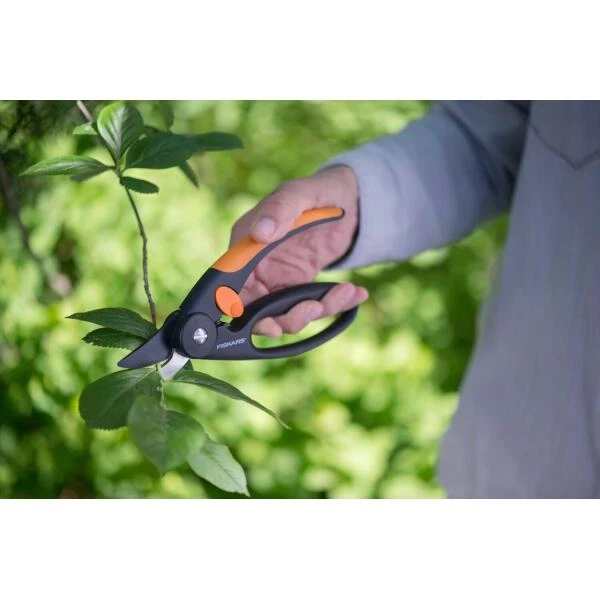 Fingerloop Snoeischaar Bypass - Fiskars 4 Fingerloop Snoeischaar Bypass - Fiskars - Afbeelding 2