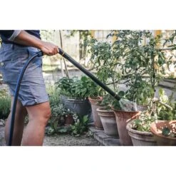 Fiskars Tuinspuit Met Verlengstuk -Planten Winkel tuinspuit fiskars 1621324217 3 600